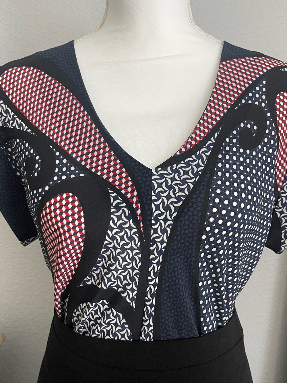 Theory Navy, Red & White Geometric Print Top 100% silk